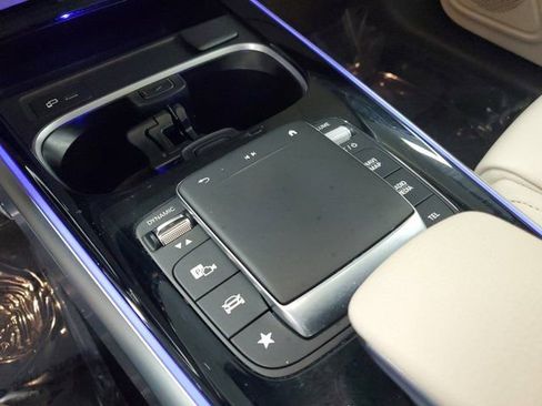 Used 2023 Mercedes-Benz GLB 250 4MATIC image 28