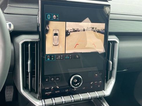 New 2026 GMC Acadia Elevation image 9