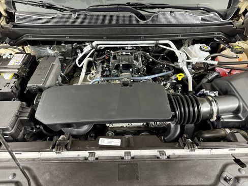 Used 2024 Chevrolet Colorado W/T image 14