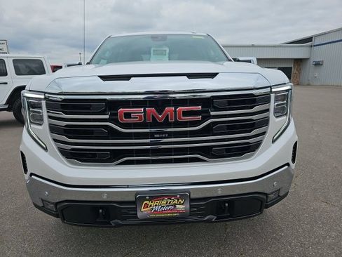 Used 2023 GMC Sierra 1500 SLT w/ SLT Premium Plus Package AWD/4WD image 8