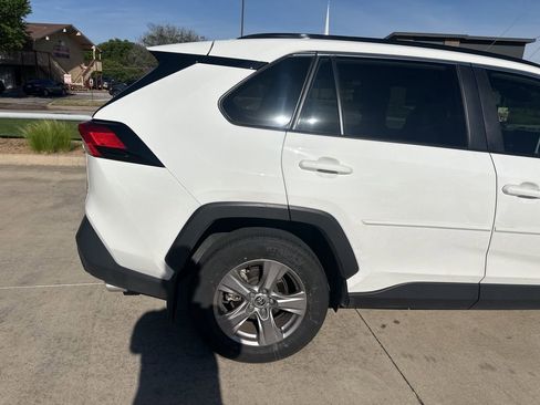 Used 2024 Toyota RAV4 XLE w/ Convenience Package image 9