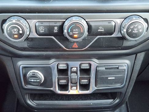 Used 2021 Jeep Wrangler Unlimited Sport image 19