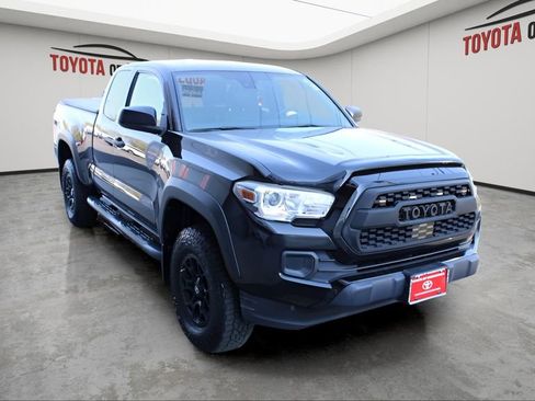 Used 2020 Toyota Tacoma SR w/ SX Package AWD/4WD image 5
