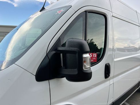 Used 2025 RAM ProMaster 2500 w/ Convenience Group FWD image 12