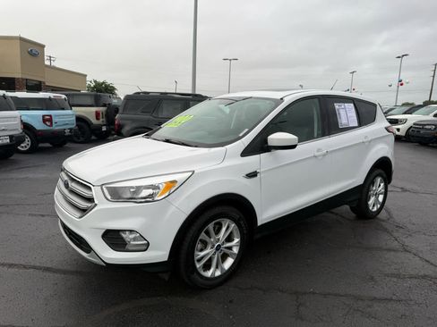 Used 2017 Ford Escape SE FWD image 24
