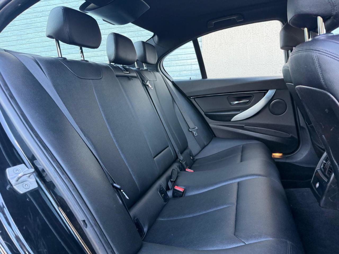Used 2016 BMW 328i Sedan RWD image 23