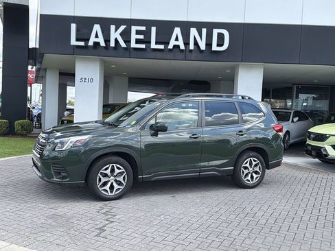 Certified 2023 Subaru Forester Premium AWD/4WD image 2