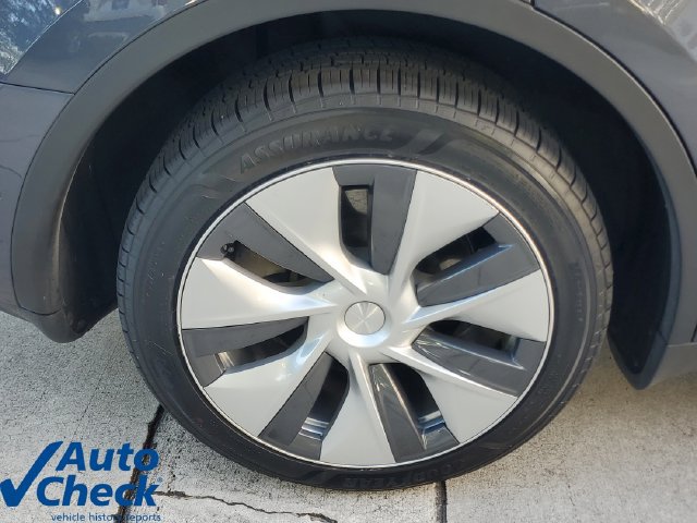 Used 2022 Tesla Model Y Long Range AWD/4WD image 7