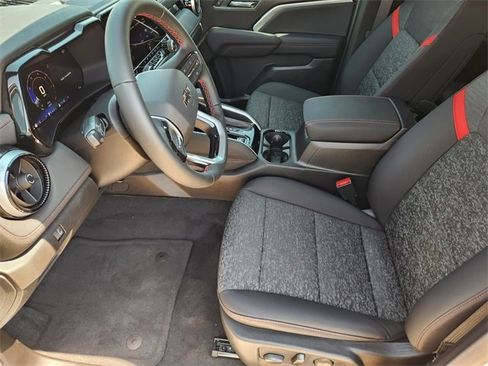New 2025 Chevrolet Colorado Z71 w/ Midnight Edition image 10