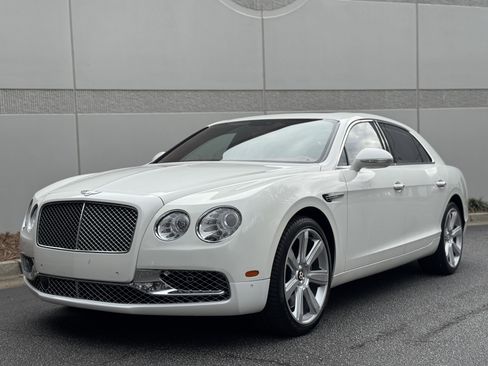 Used 2016 Bentley Flying Spur V8 image 1