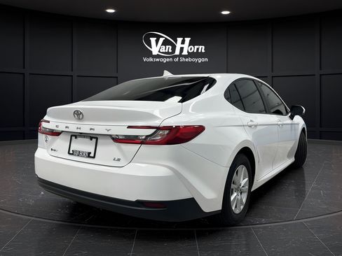 Used 2025 Toyota Camry LE FWD image 7