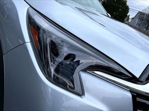 Used 2024 Subaru Ascent Touring AWD/4WD image 28