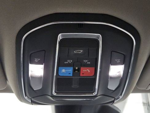 Used 2024 Jeep Wagoneer 4WD w/ Convenience Group I image 3