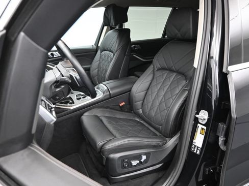 Used 2024 BMW X7 xDrive40i w/ Premium Package AWD/4WD image 11