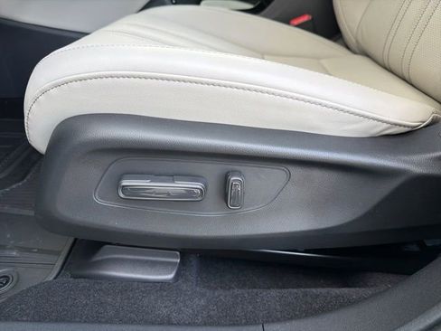 New 2026 Honda HR-V EX-L image 17
