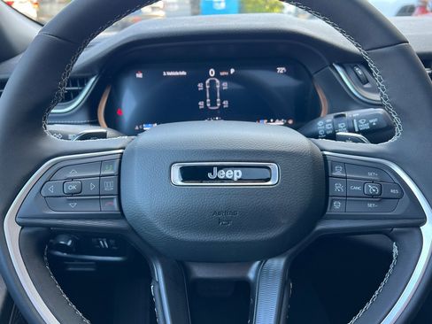 New 2025 Jeep Grand Cherokee L Altitude image 24