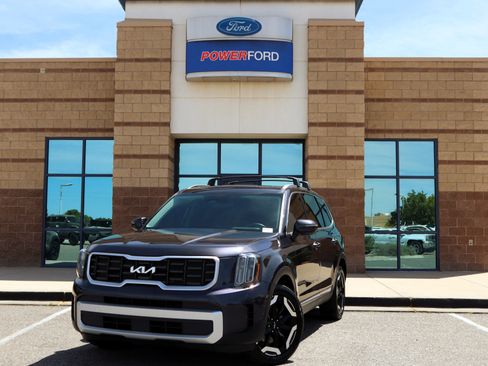 Used 2025 Kia Telluride S AWD/4WD image 2