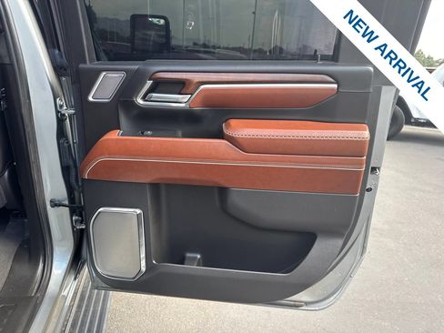 Used 2024 GMC Sierra 2500 Denali Ultimate AWD/4WD image 12