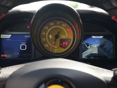 Used 2021 Ferrari 812 GTS RWD image 19