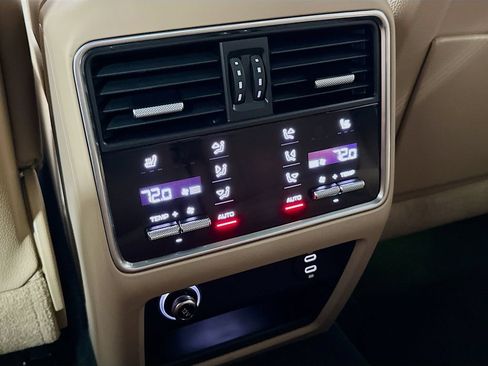Certified 2023 Porsche Cayenne Platinum Edition AWD/4WD image 26