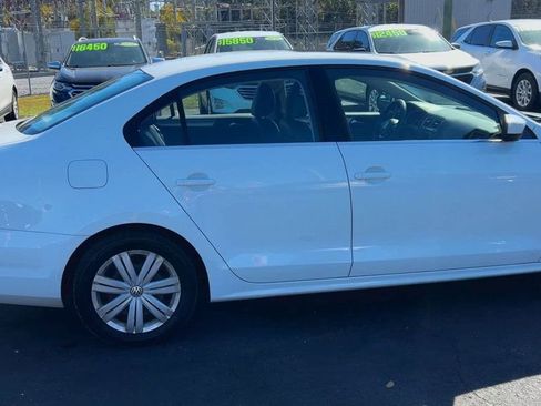 Used 2017 Volkswagen Jetta S w/ Jetta S Cold Weather Package image 9