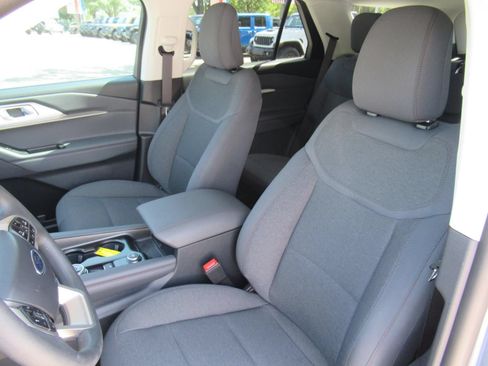 Used 2026 Ford Explorer Active RWD image 17