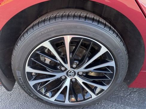 Used 2018 Toyota Camry SE FWD image 25