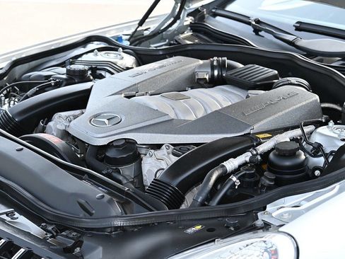 Used 2011 Mercedes-Benz SL 63 AMG image 31