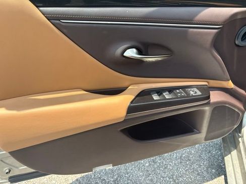 Used 2019 Lexus ES 350 w/ Accessory Package 2 FWD image 11
