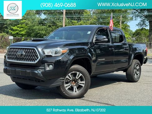 Used 2019 Toyota Tacoma TRD Sport w/ Technology Package image 1
