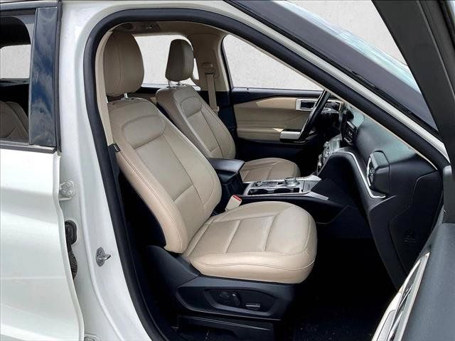 Used 2020 Ford Explorer XLT w/ Equipment Group 202A AWD/4WD image 7