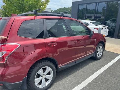 Used 2016 Subaru Forester 2.5i Premium AWD/4WD image 9