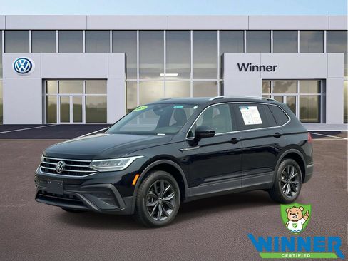 Used 2023 Volkswagen Tiguan SE w/ Panoramic Sunroof Package AWD/4WD image 1