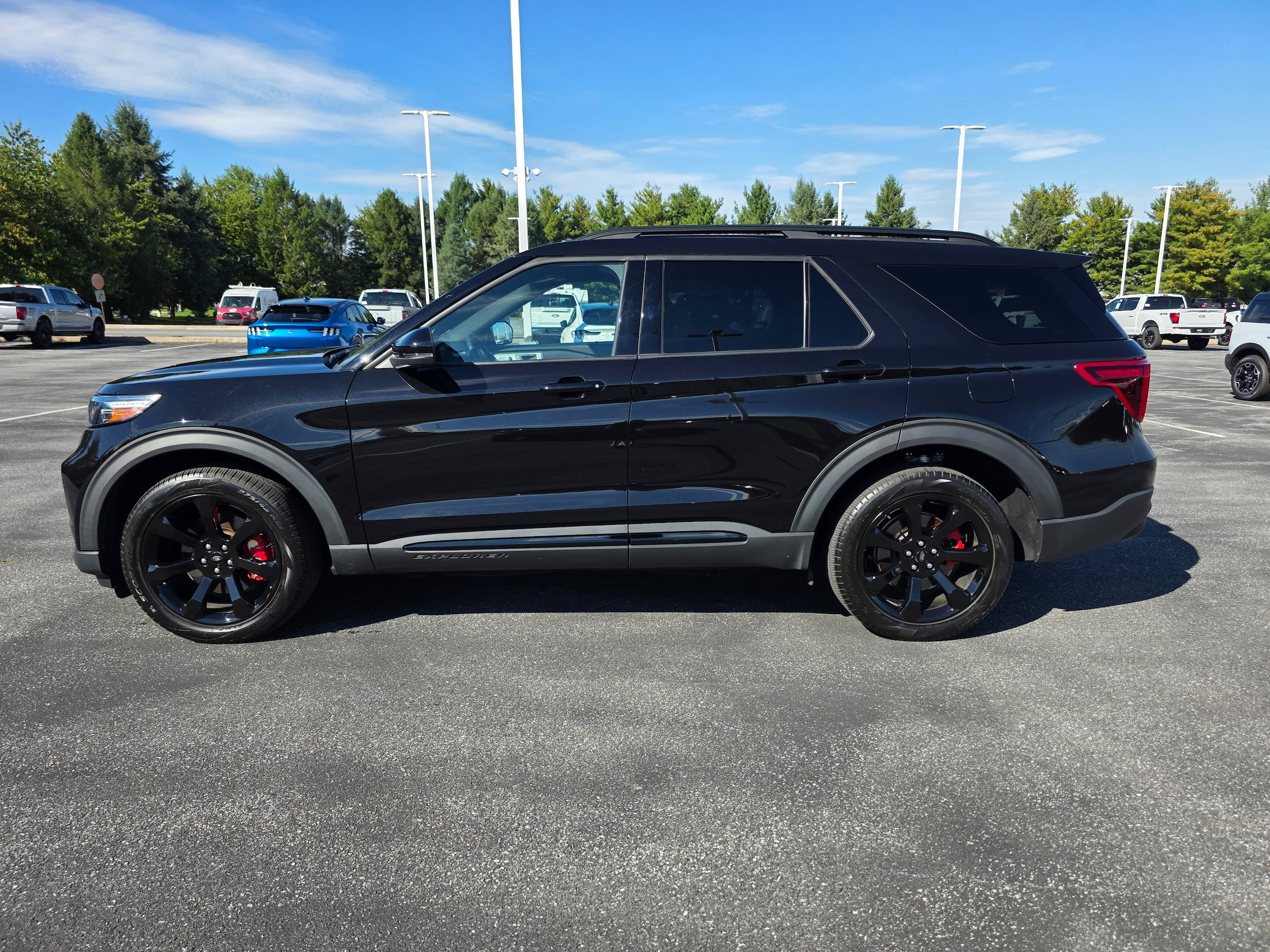 Certified 2023 Ford Explorer ST w/ Equipment Group 401A AWD/4WD image 2