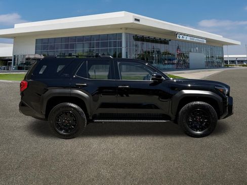 Used 2025 Toyota 4Runner TRD Off-Road Premium AWD/4WD image 12