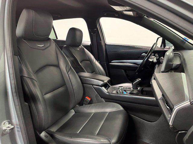 Used 2025 Cadillac XT4 Premium Luxury FWD image 10