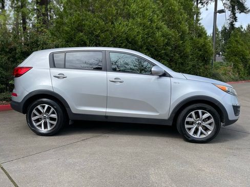 Used 2015 Kia Sportage LX image 2