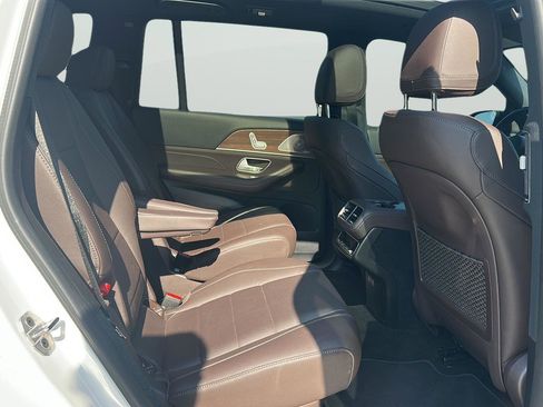 Used 2022 Mercedes-Benz GLS 450 4MATIC image 23