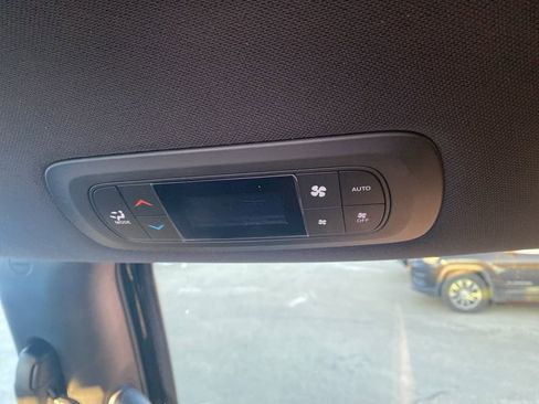 New 2026 Chrysler Pacifica Select image 20