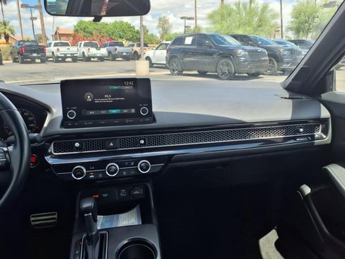 Used 2023 Honda Civic Sport image 7