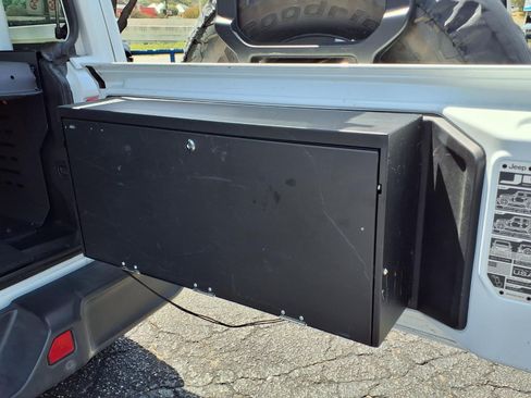 Used 2021 Jeep Wrangler Rubicon AWD/4WD image 12