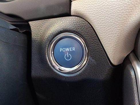 Used 2020 Toyota RAV4 Limited image 24