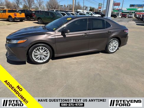Used 2020 Toyota Camry XLE w/ Four Season Floor Mat Package image 8