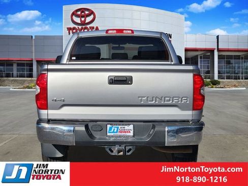 Used 2017 Toyota Tundra SR5 w/ SR5 Upgrade Package image 8