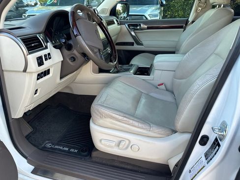 Used 2018 Lexus GX 460 Premium w/ Premium Package AWD/4WD image 3