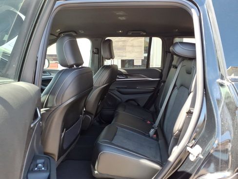 New 2026 Jeep Grand Cherokee Altitude AWD/4WD image 8