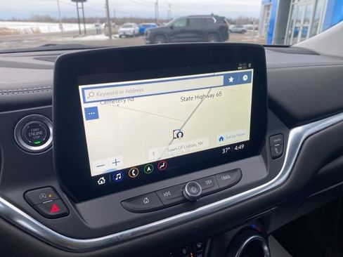 Used 2025 Chevrolet Blazer LT w/ Sound & Technology Package image 11