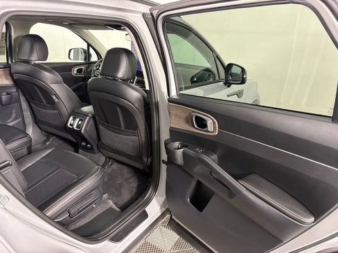 Used 2023 Kia Sorento EX w/ Panoramic Sunroof Package FWD image 35