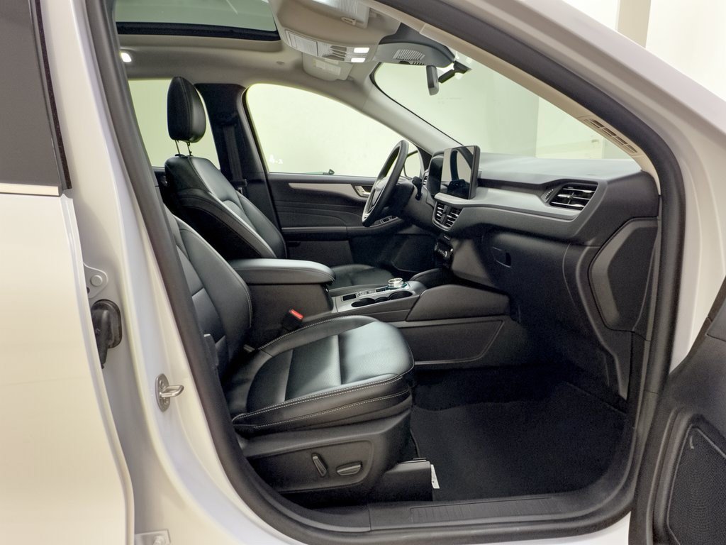 Used 2025 Ford Escape Platinum AWD/4WD image 30