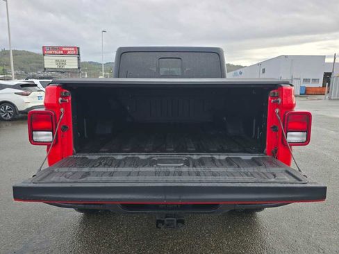 Used 2020 Jeep Gladiator Sport w/ Trailer Tow Package image 19